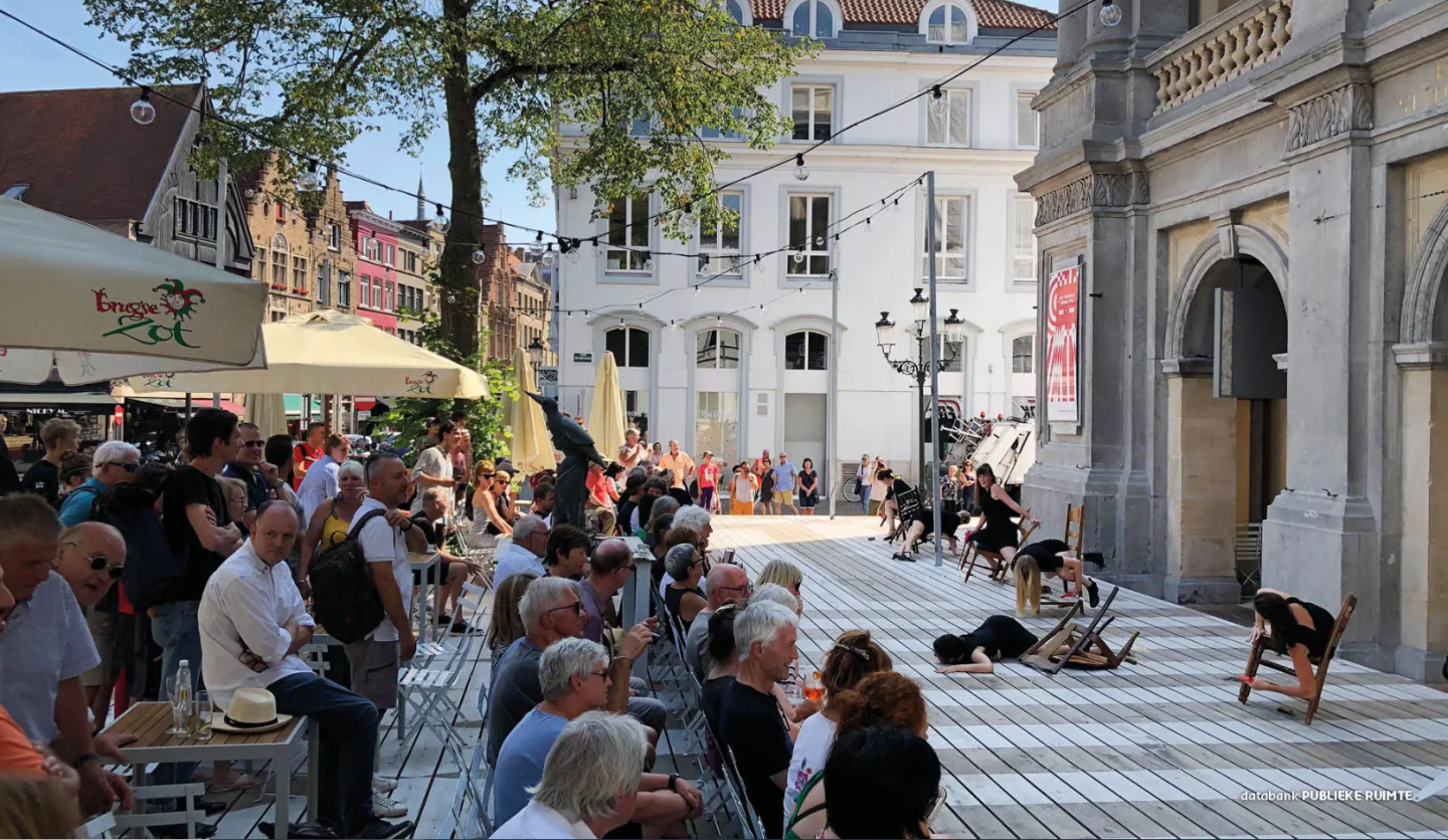 Stadsschouwburg triennale foto 1